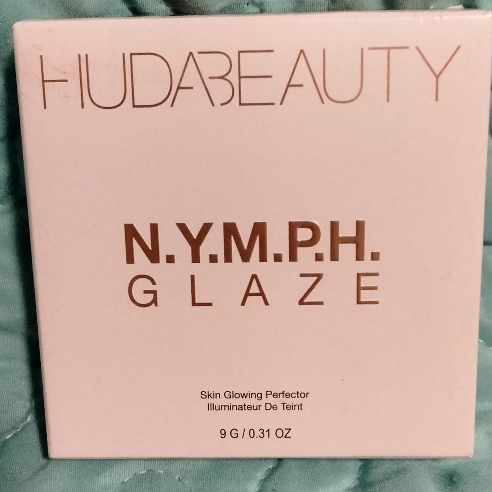 NIB HUDA N.Y.M.P.H. Glaze glowing skin perfector